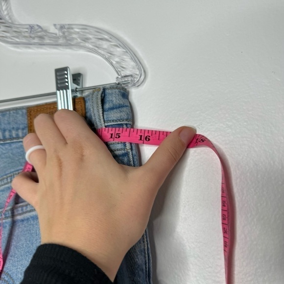 Levi’s light wash distressed wedgie straight jeans size 27 - Picture 9 of 11